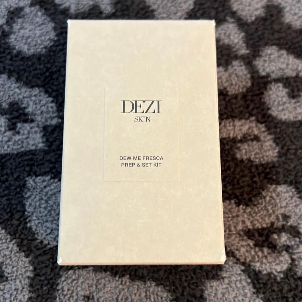 Dezi Skin DEW ME FRESCA  Two Piece Travel Set